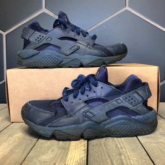 nike air huarache triple navy